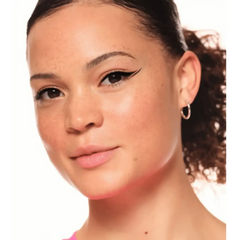 Essence line it like a PRO! Liner 01 Black.
