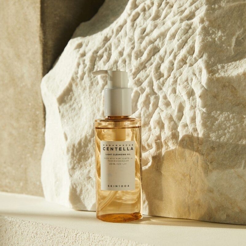 Centella Light Cleansing Oil 200ML - Image 3