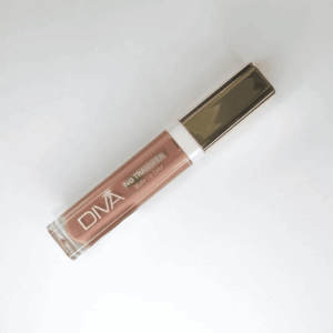 Amanda Milano Diva Matte Lip Color 02.