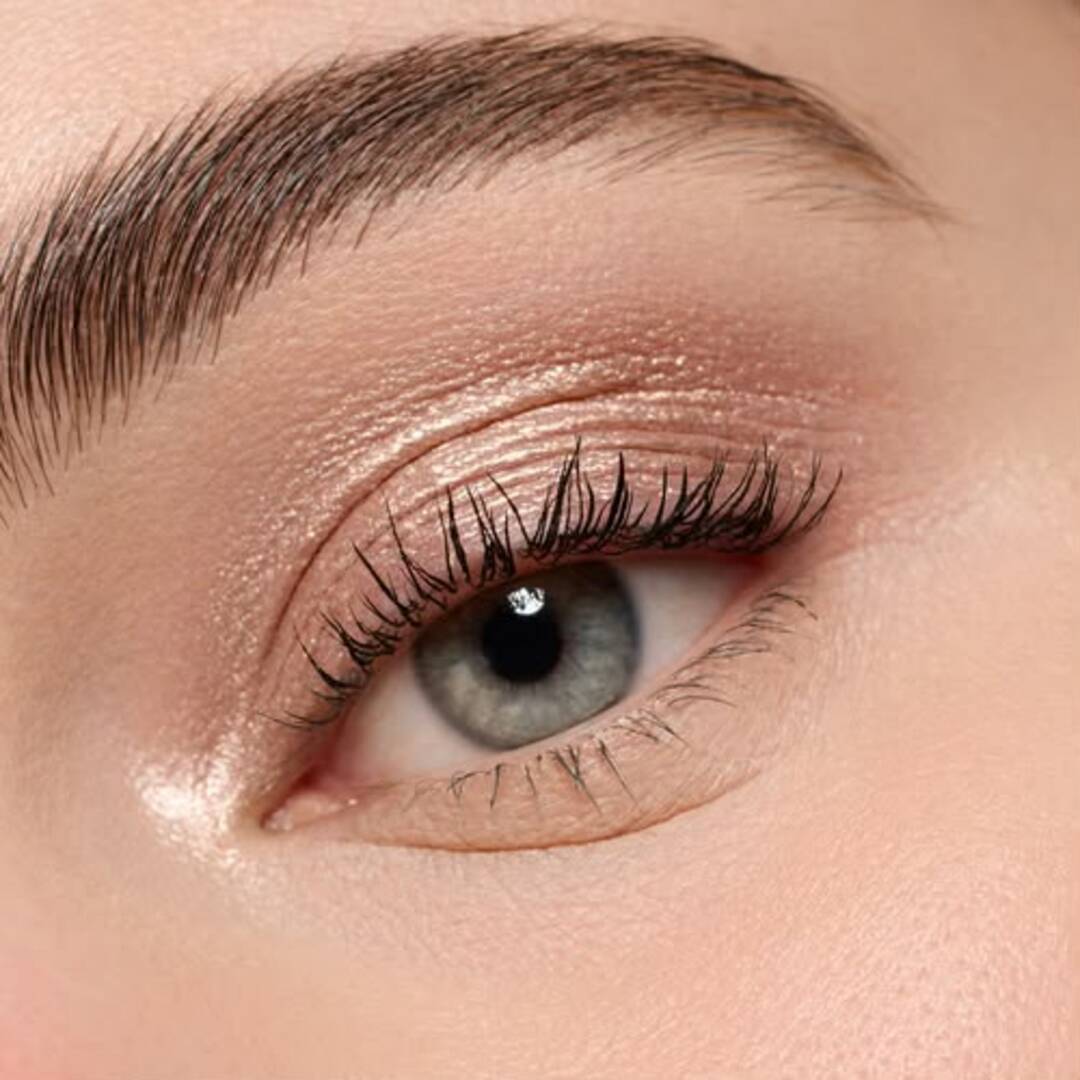 Essence Mono Eyeshadow Pearly 02 Silky Taupe. - Image 2